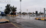 شاهد.. أمطار الآن على محافظة رفحاء بالحدود الشمالية