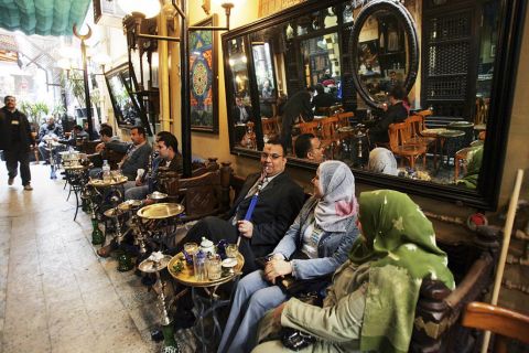 المقاهي المصرية: ثقافة وسياسة وفضاءات مدينية!